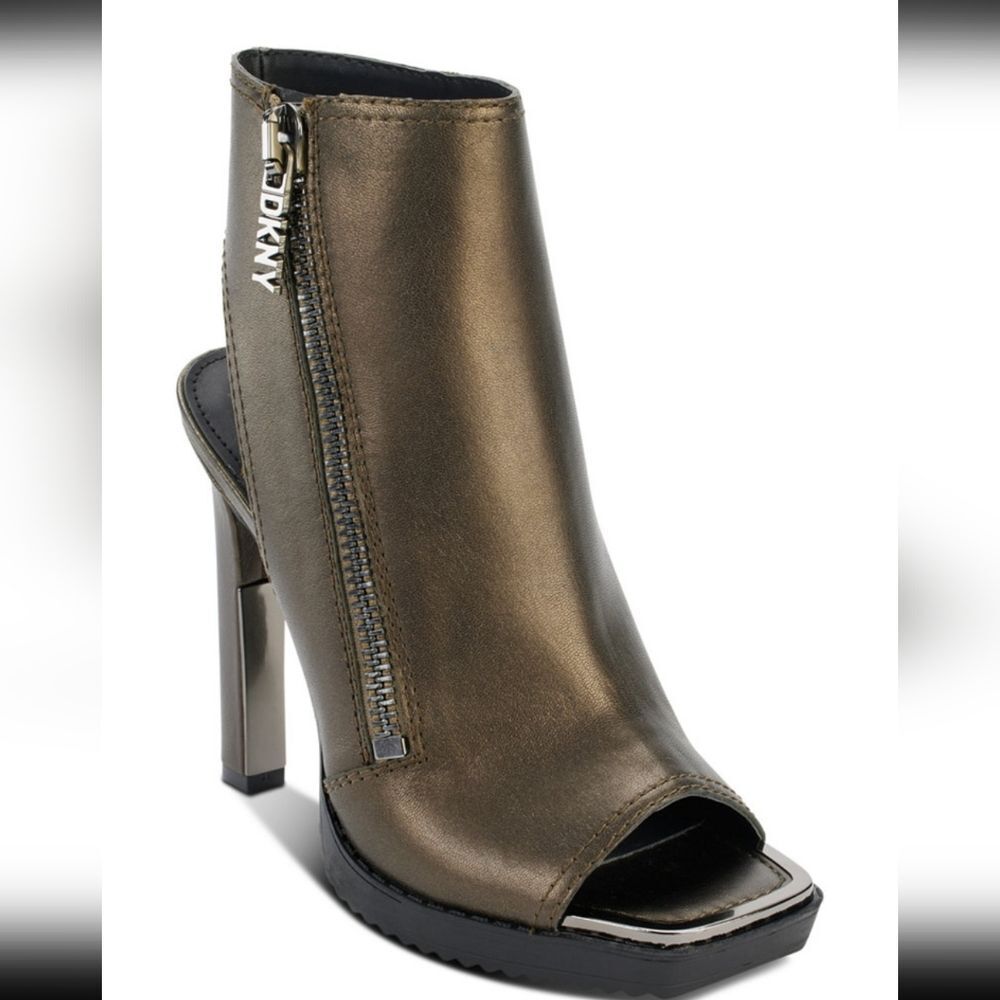 BRAND DKNY WOMEN'S MALIA SQUARE TOE ZIP SHOOTIES